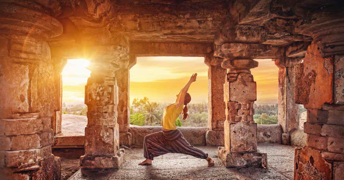 yoga et ses salutations au soleil surya namaskar