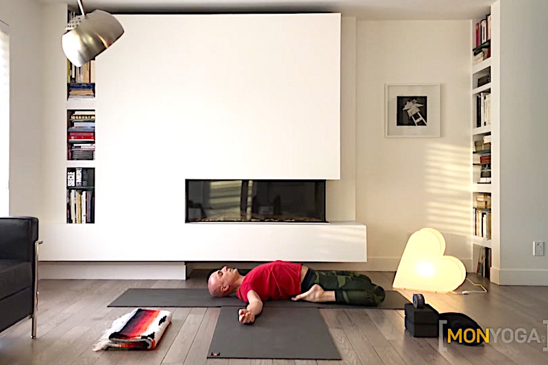 Cours de yoga pour libérer ses énergies par l’étirement des fascias