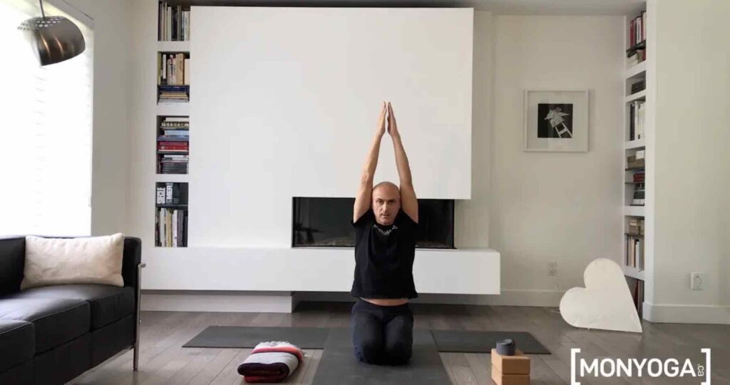 Tutoriels de Yoga | 3 exercices rapides pour assouplir, réchauffer et tonifier ses épaules dans le yoga
