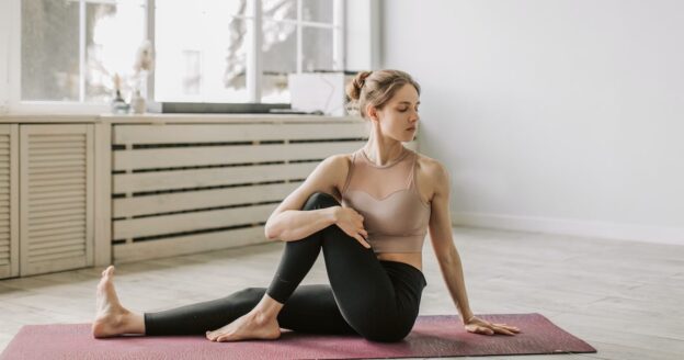 Formation aux postures de yoga en torsion