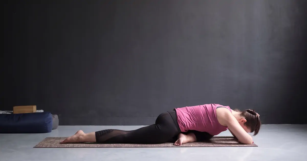 Découvrez 4 postures de yoga pour apaiser la sciatique