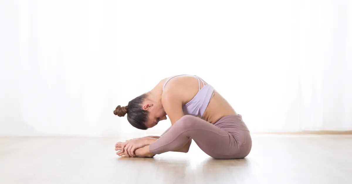 Posture du Papillon : une posture de Yin Yoga à faire chez soi